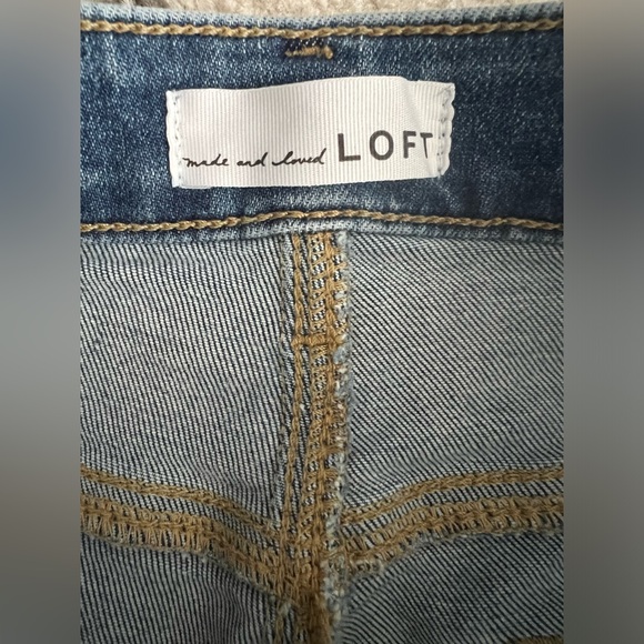 LOFT Tall Curvy Chewed Hem High Rise Skinny Jeans in Authentic Indigo - Picture 2 of 4